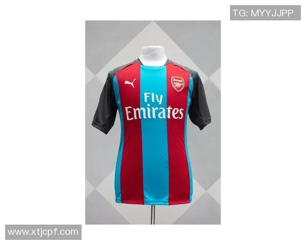 足球明星半袖球衣时尚搭配图片欣赏及球迷穿搭灵感分享