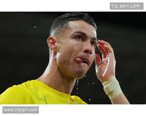 足球明星戴小皮筋的时尚风潮与运动魅力全解析