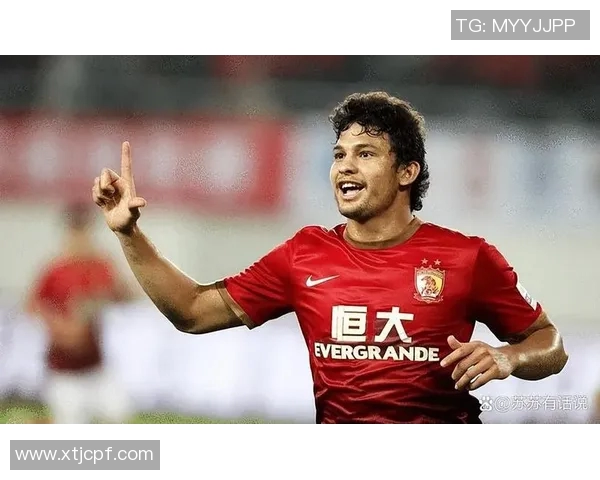 足球明星的魅力与风采展现了何等帅气与自信的风范